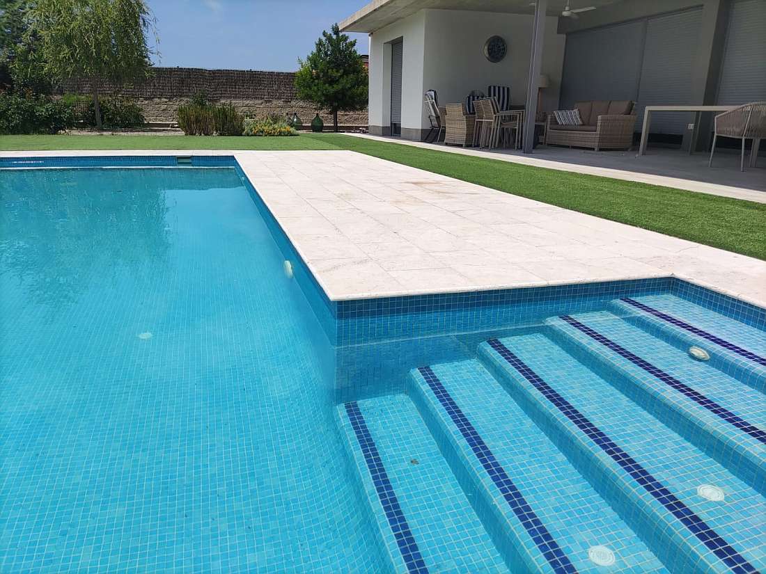 Piscina reformada en una vivenda unifamiliar a Barcelona